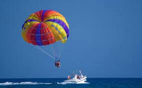 Parasailing in Dubai Marina